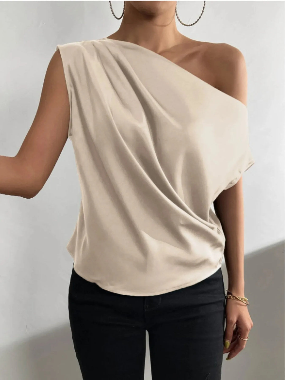 Asymmetrica One-Shoulder Draped Blouse - Ladyez