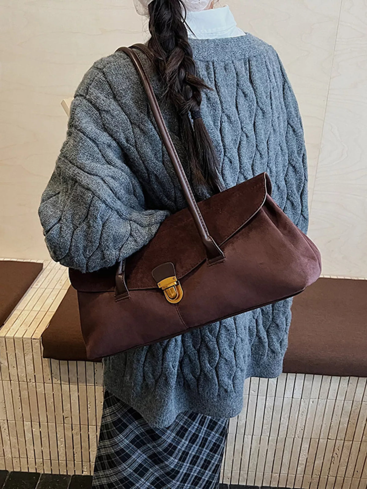 Vintage Buckle Closure Shoulder Bag