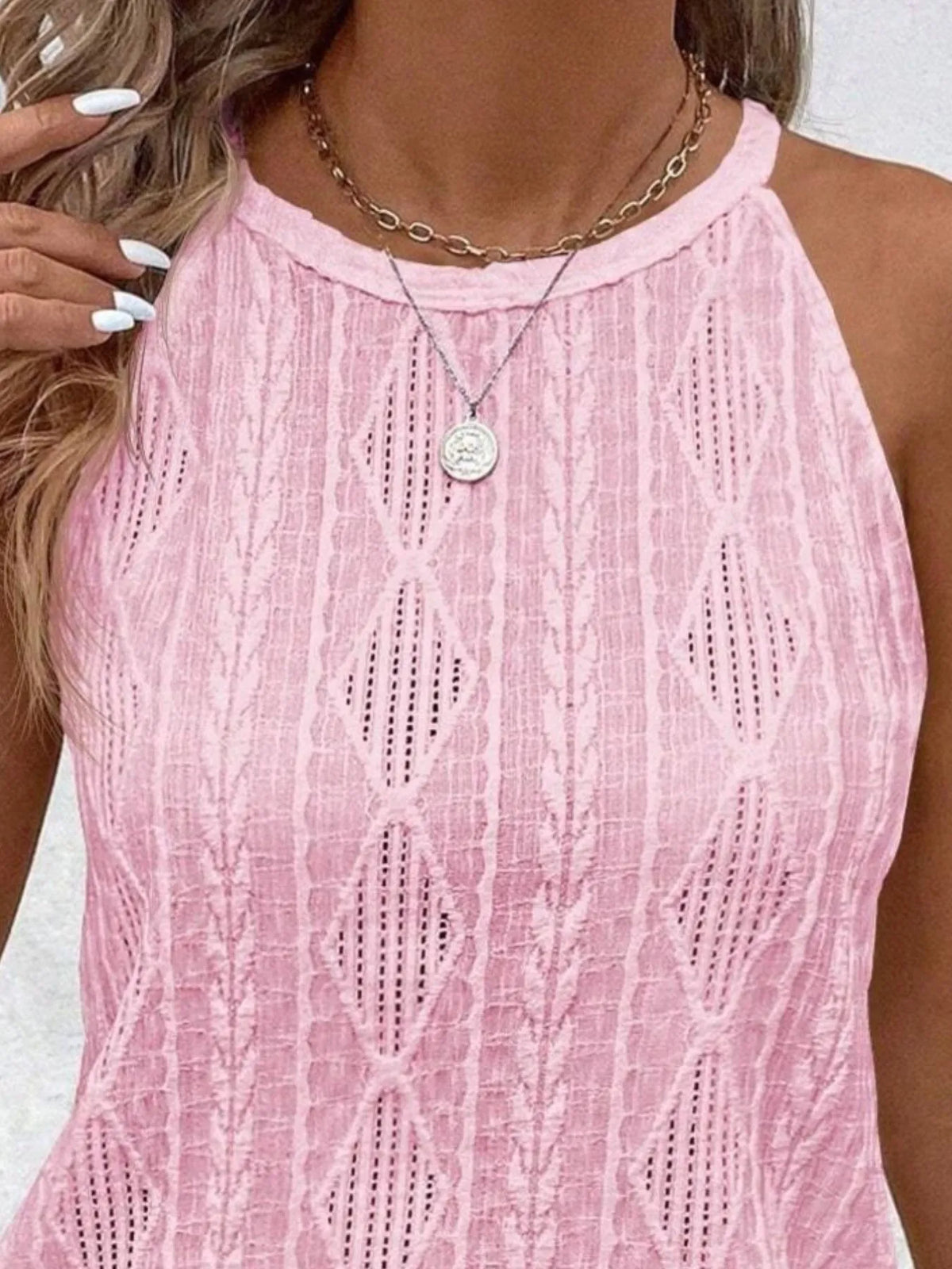 Textured Round Neck Tank - Ladyez