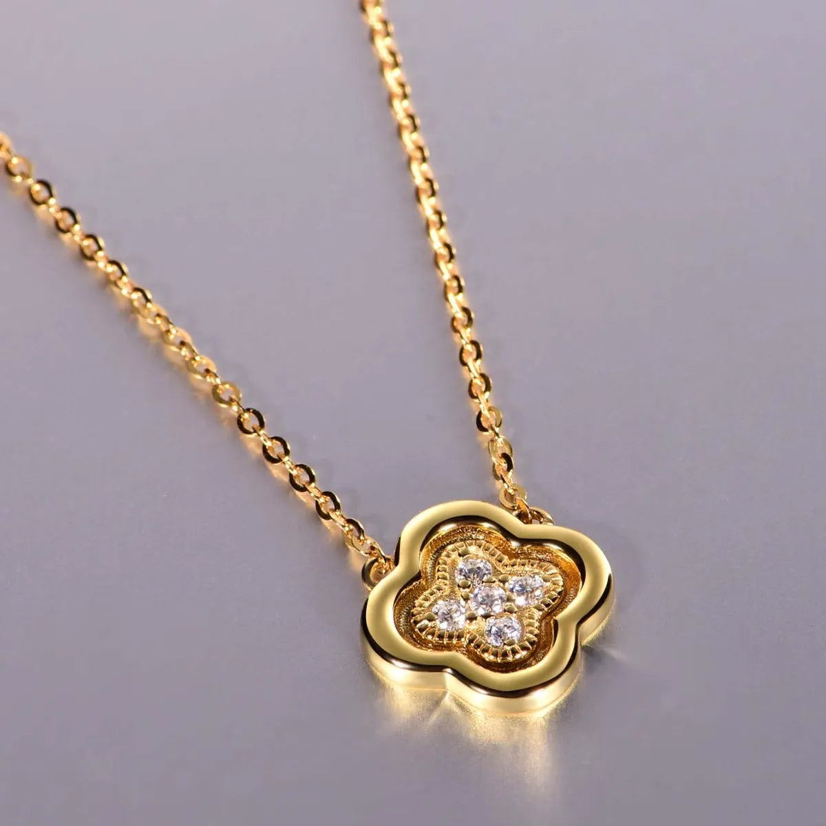 925 Sterling Silver Moissanite Leaf Clover Necklace - Ladyez