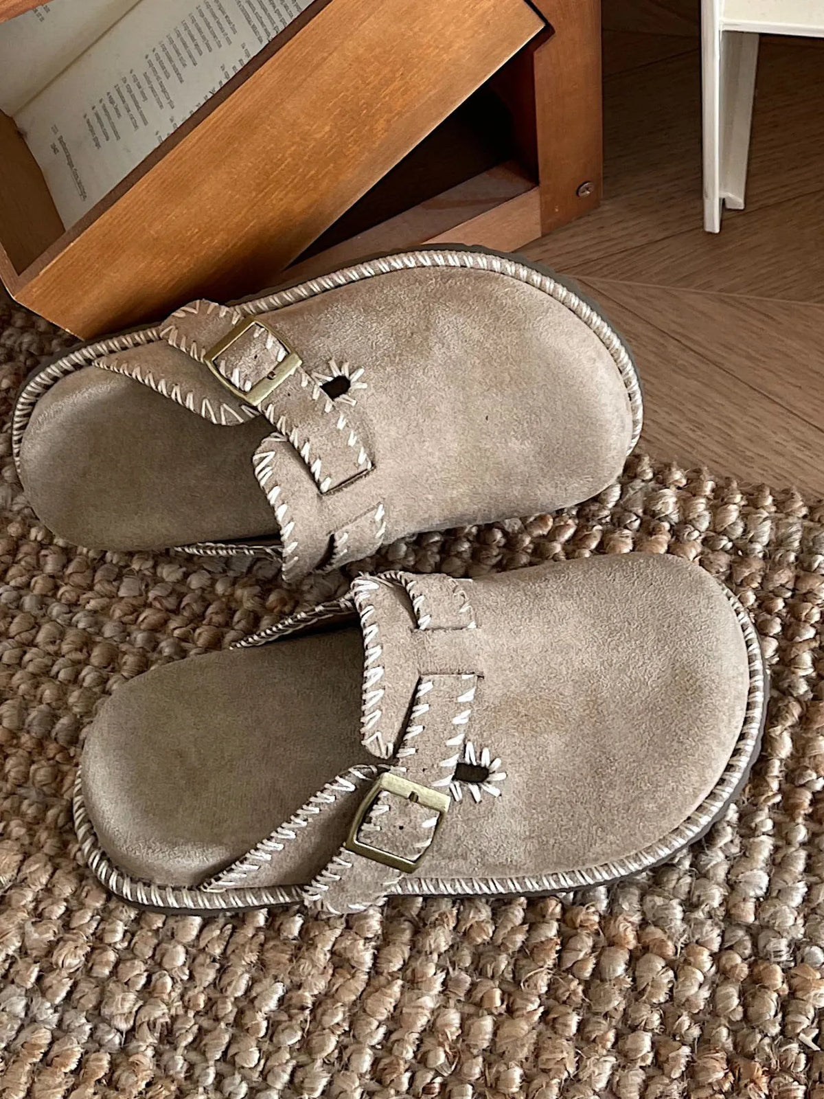 Round Toe Flats Slip-Ons