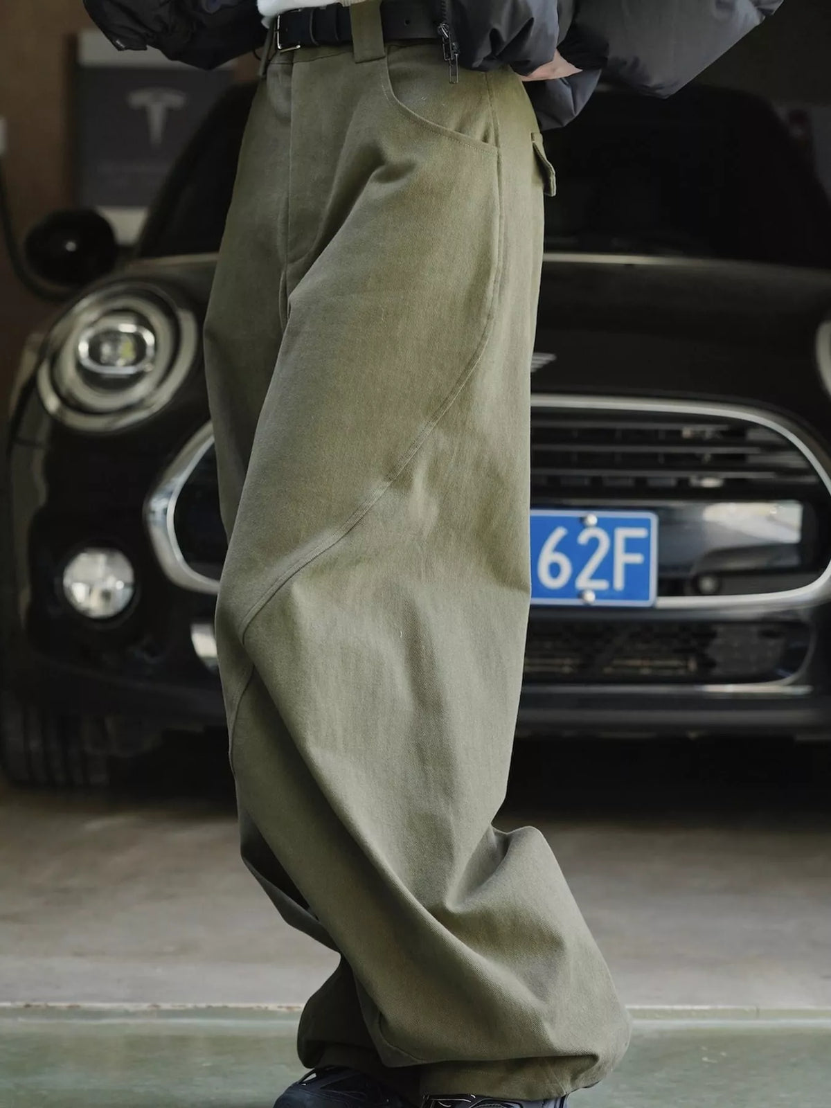 Wide-Leg Cargo Pants