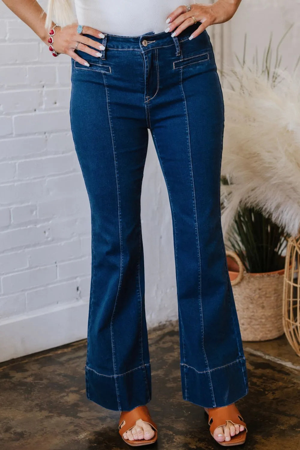 Center Seam Deep Wash Straight Jeans - Ladyez