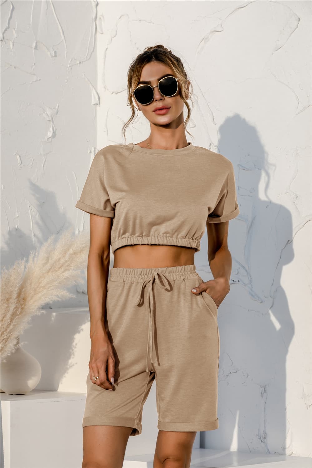 Short Sleeve Cropped Top and Drawstring Shorts Lounge Set - Ladyez
