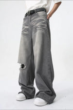 Distressed Wide Leg Jeans with Pockets