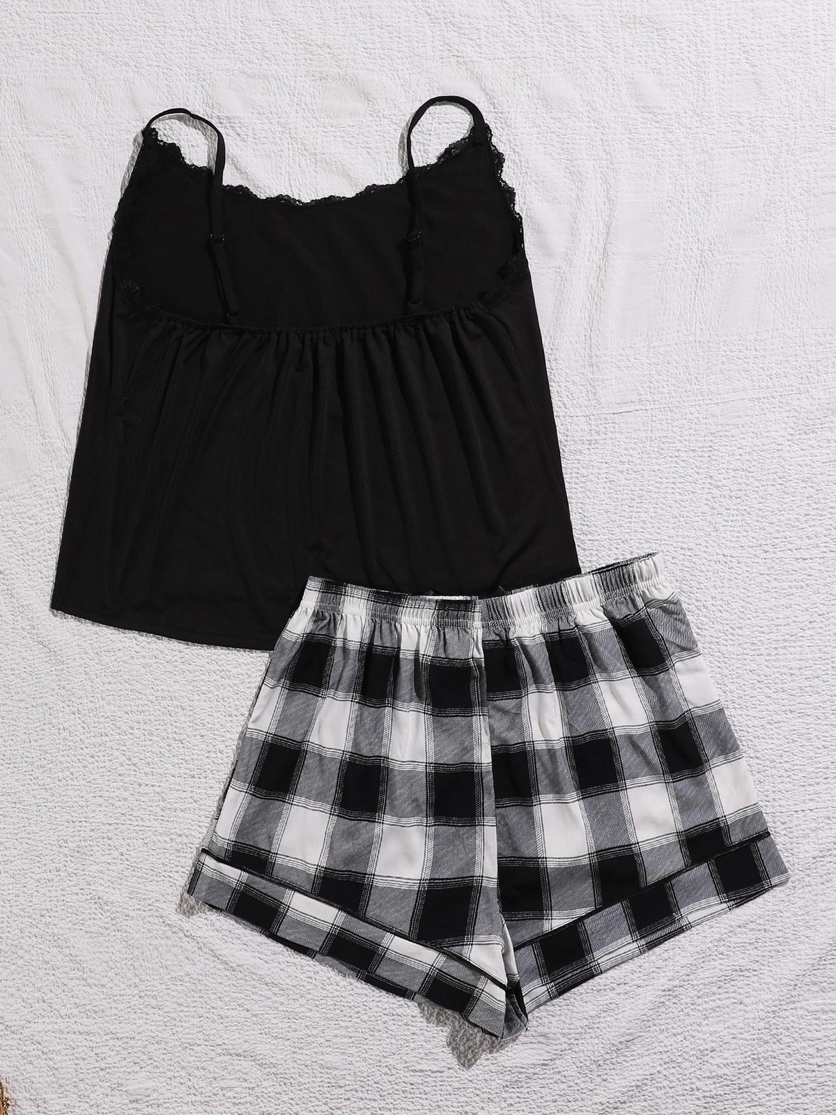 Plus Size Lace Trim Scoop Neck Cami and Printed Shorts Pajama Set - Ladyez