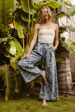 BiBi Floral Texture Wide Leg Jeans - Ladyez