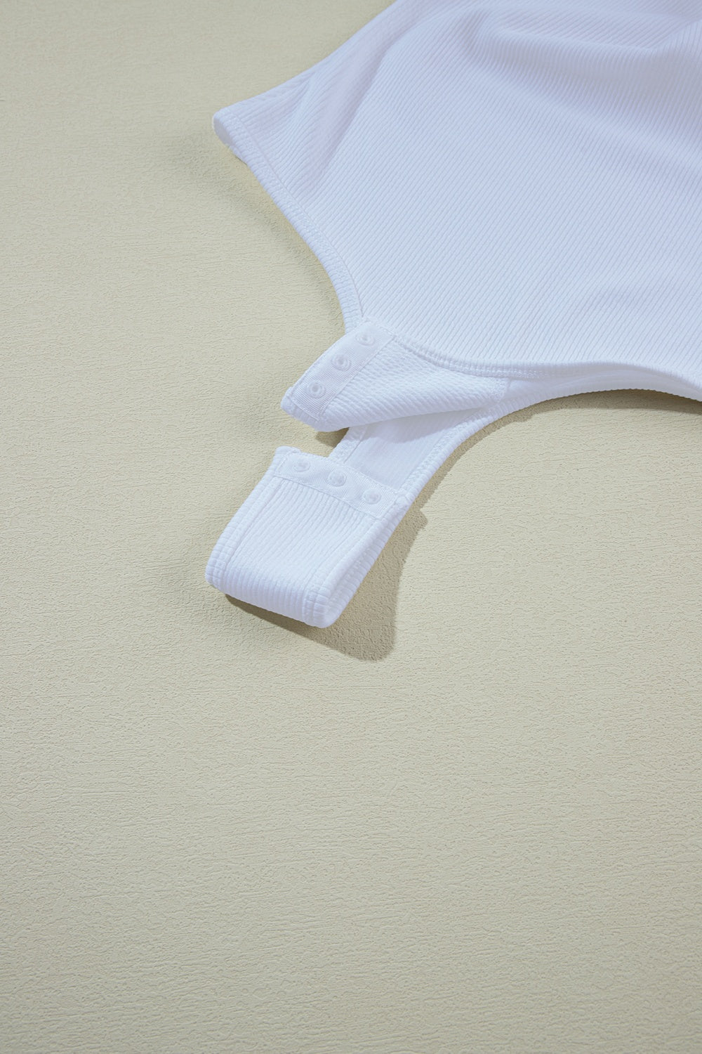 Scoop Neck Sleeveless Bodysuit - Ladyez