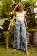 BiBi Floral Texture Wide Leg Jeans - Ladyez