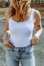 Scoop Neck Sleeveless Bodysuit - Ladyez