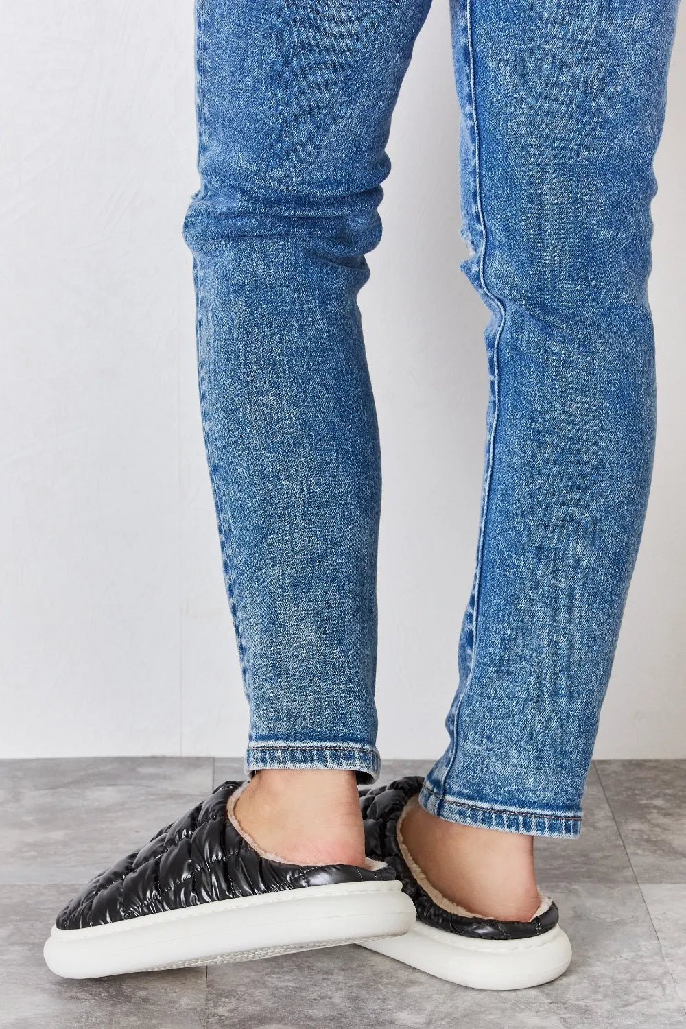 Melody Puffer Plush Slippers - Ladyez