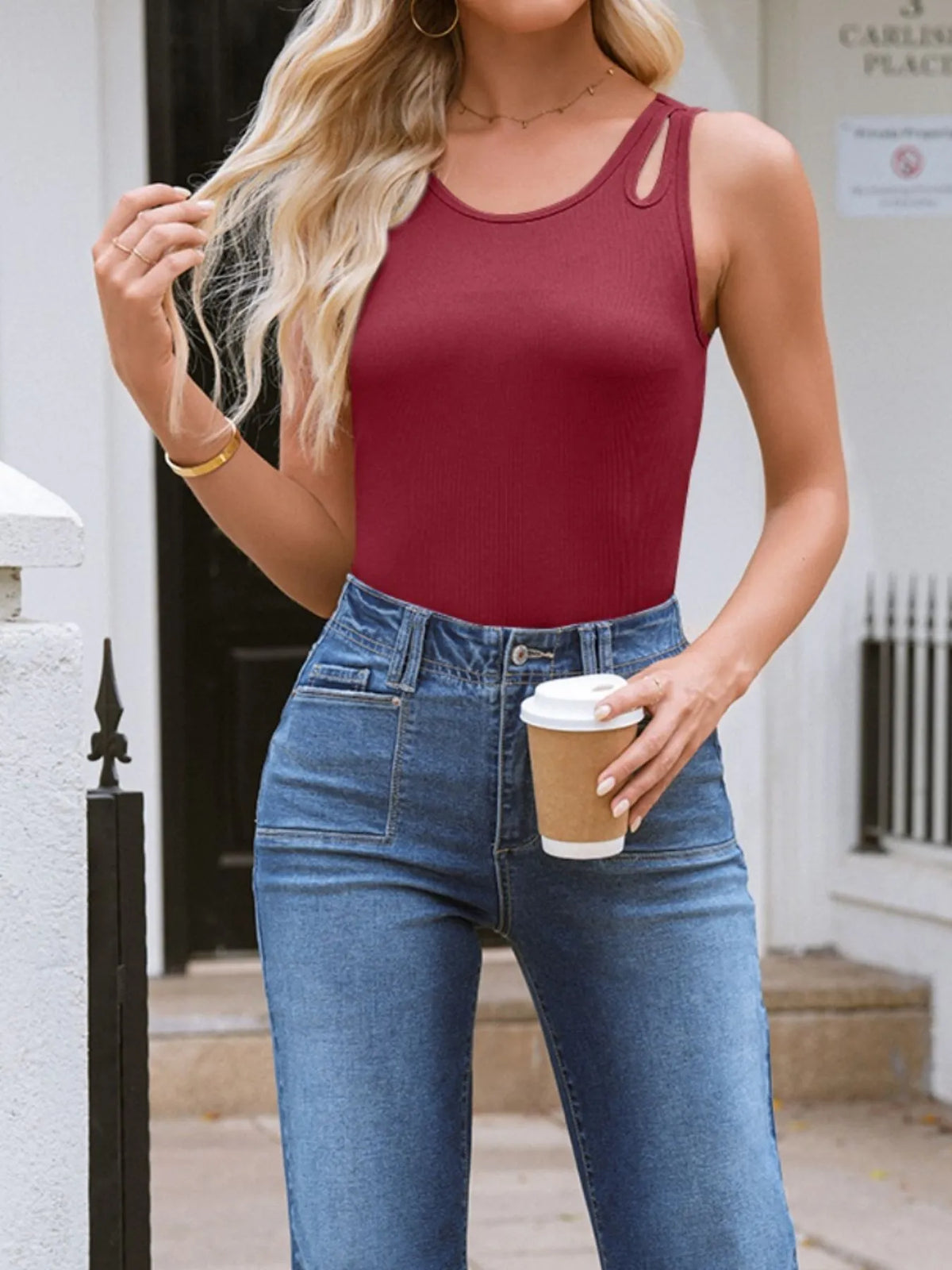 Cutout Round Neck Tank - Ladyez