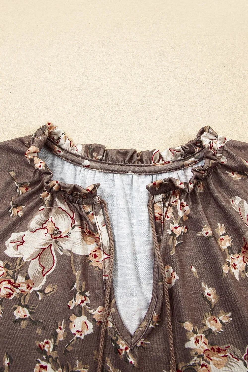 Floral Print Tassel Tie Split Neck Short Sleeve Blouse - Ladyez