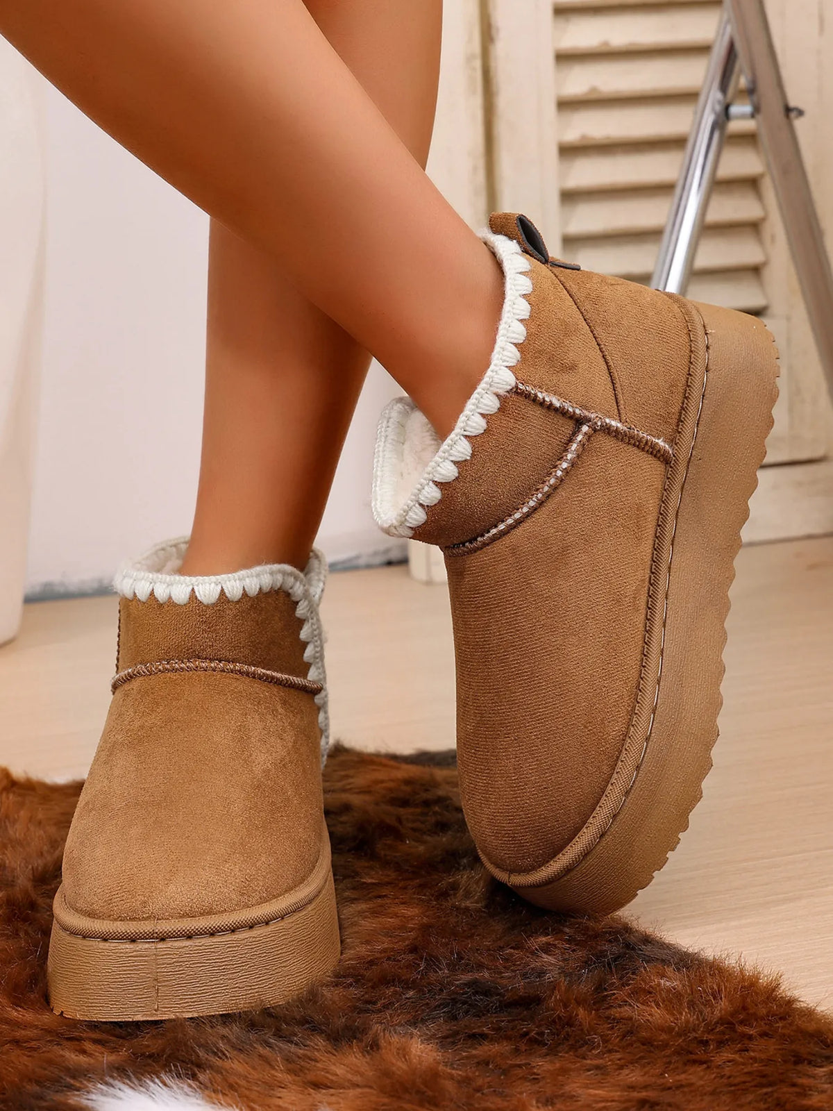 Cozy Winter Ankle Boots with Fluffy Fur Lining - Ladyez