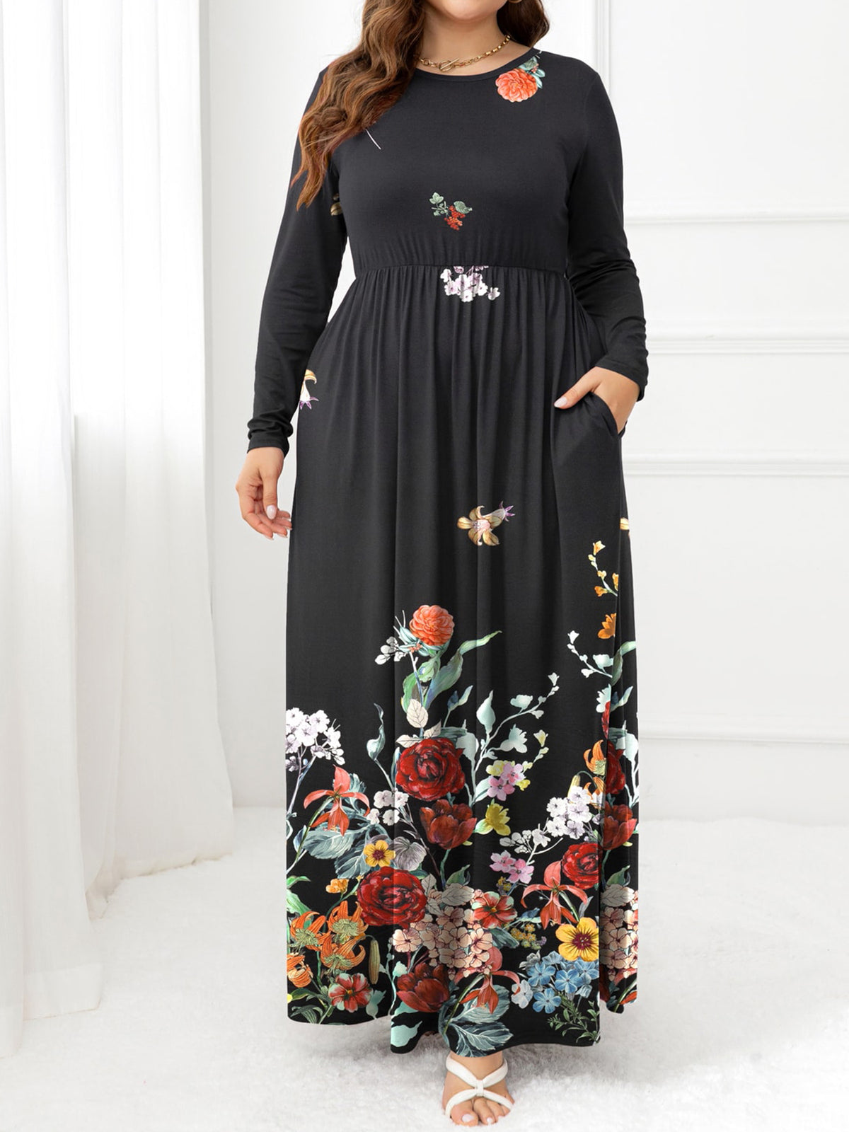 Plus Size Round Neck Maxi Dress with Pockets - Ladyez