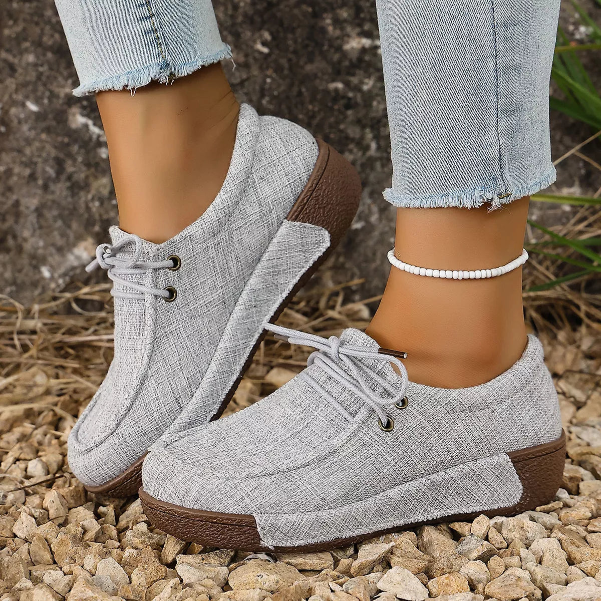 Round ToeLace-Up Sneakers