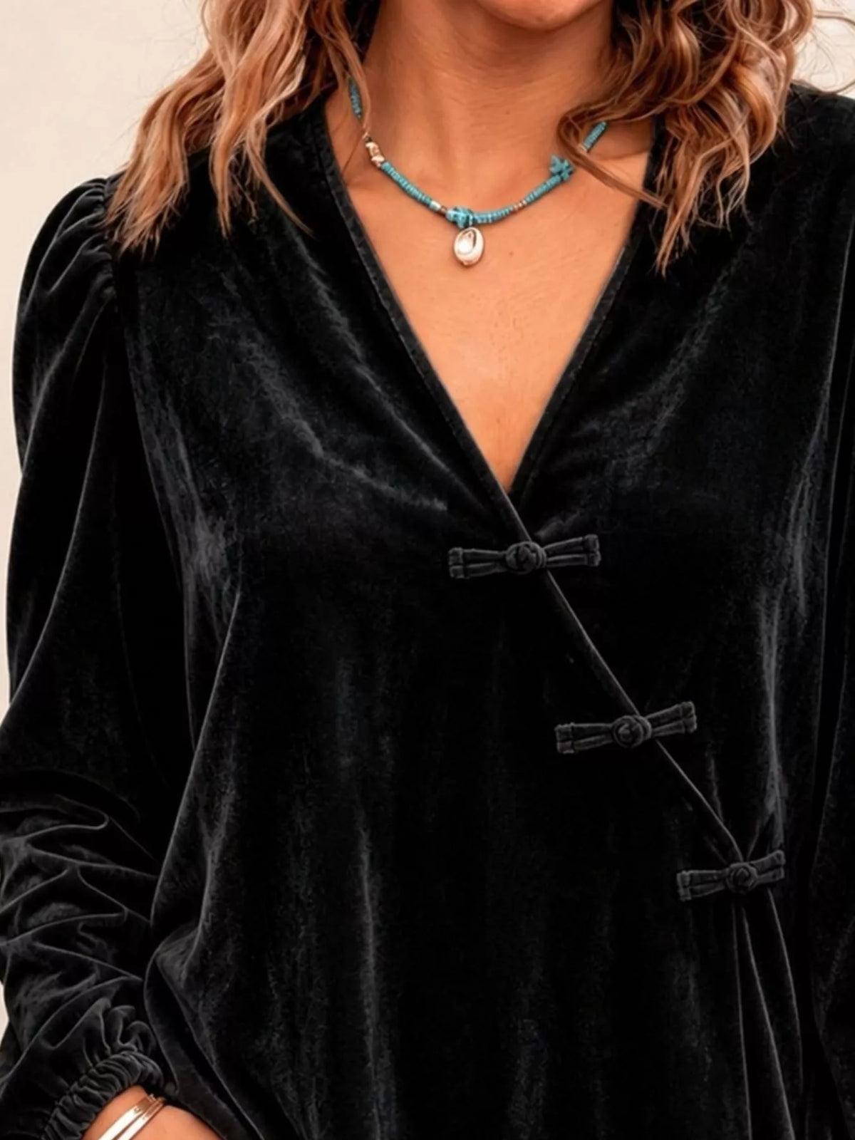 Chinese-Style Knot Buttons Velvet Blouse