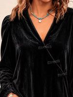 Chinese-Style Knot Buttons Velvet Blouse