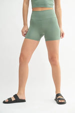 MONO B Venice Cloud Light Contour Biker Shorts - Ladyez