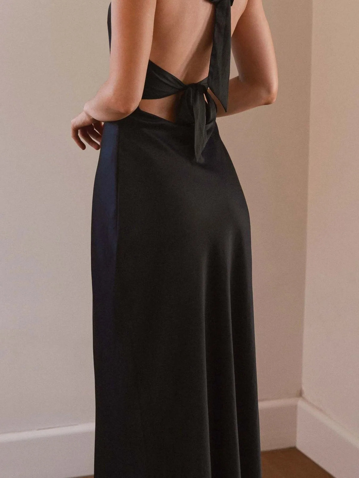 Halter Neck Wrap Maxi Dress with Tie Detail - Ladyez