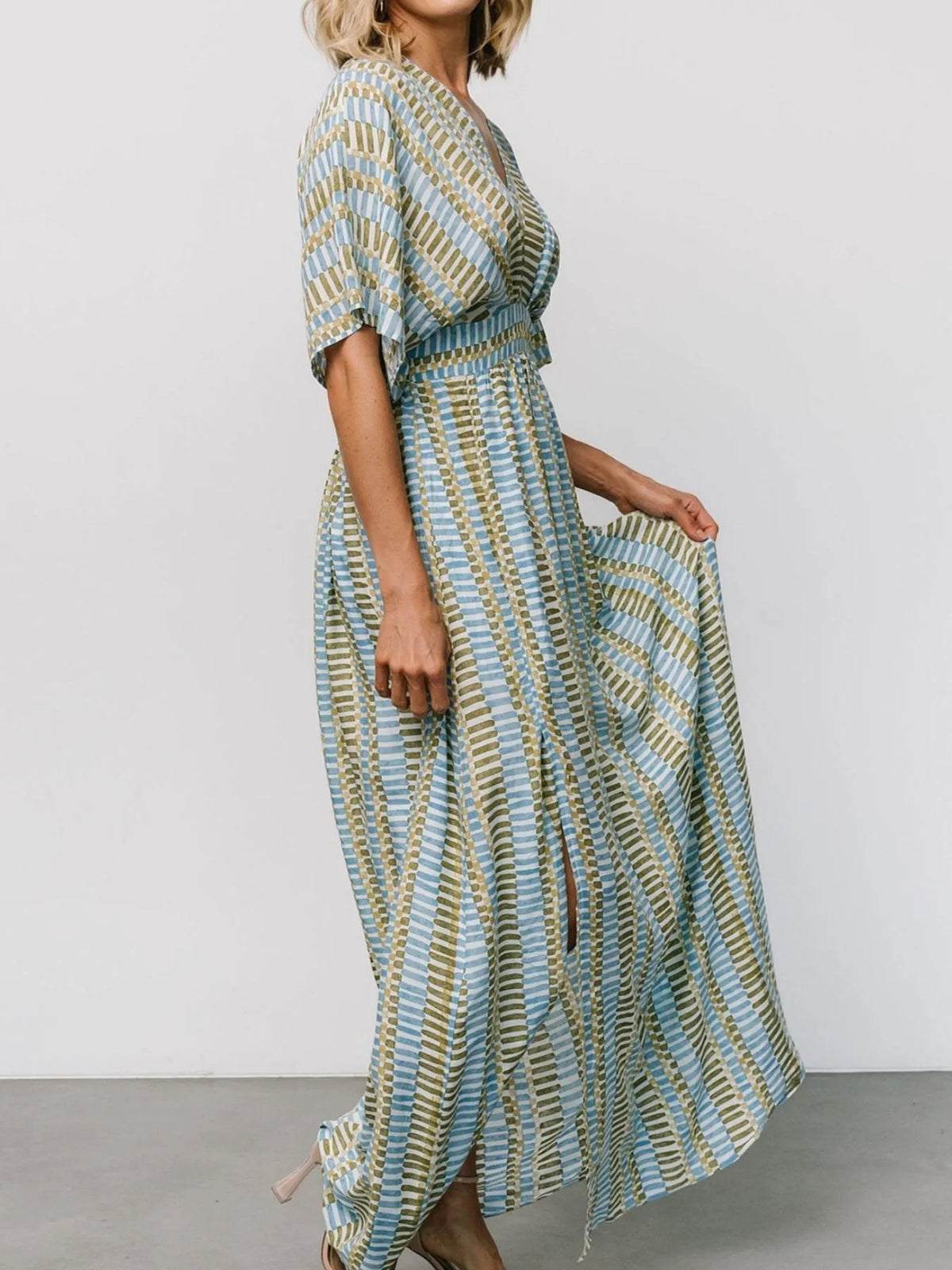 Slit V-Neck Short Sleeve Maxi Dress - Ladyez