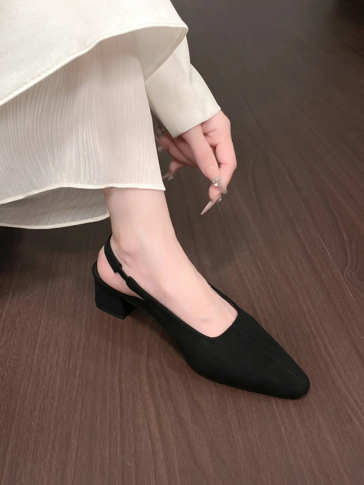 Point Toe Block Heel Pumps - Ladyez