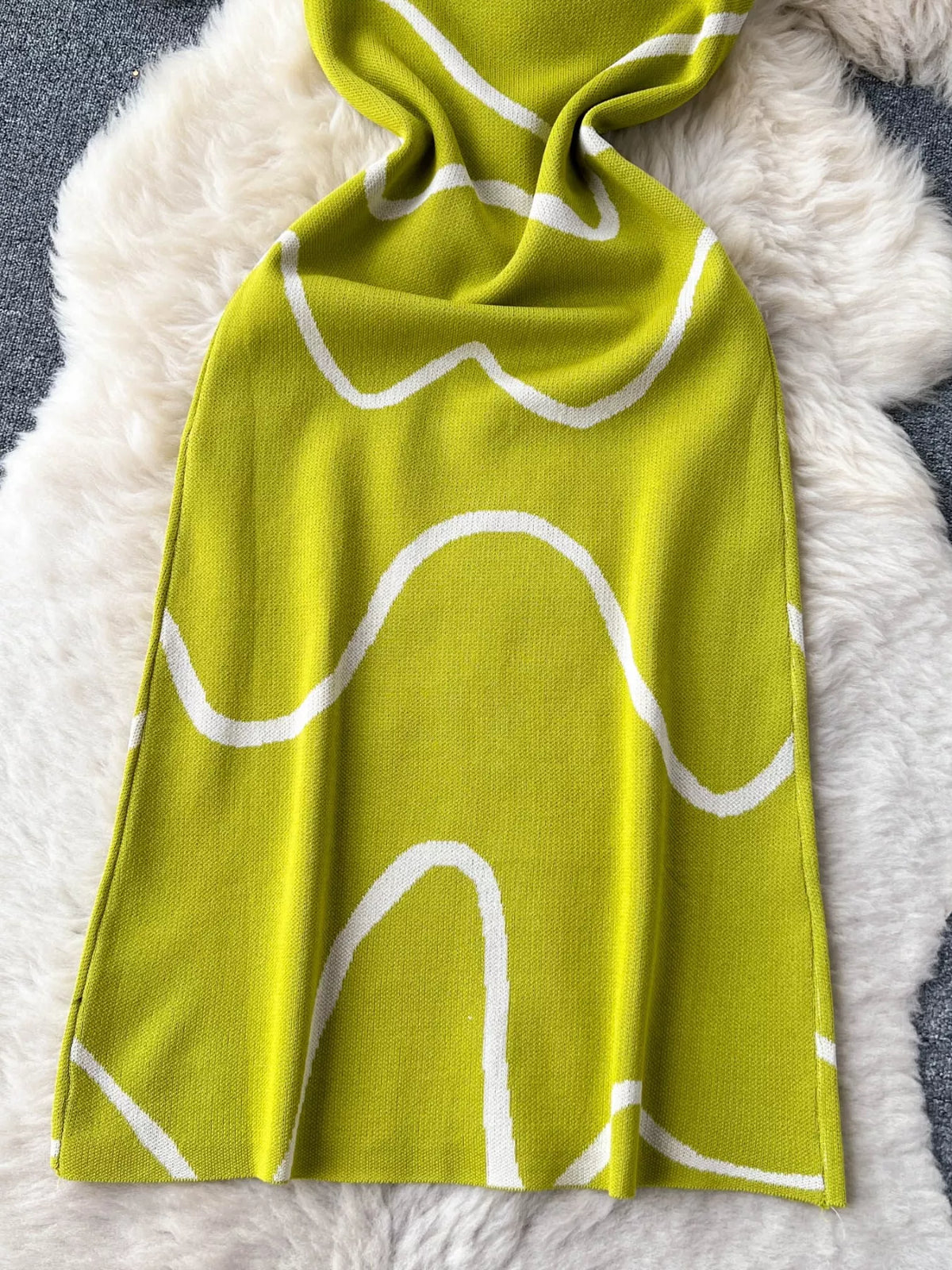 Wave Pattern Knit Midi Dress