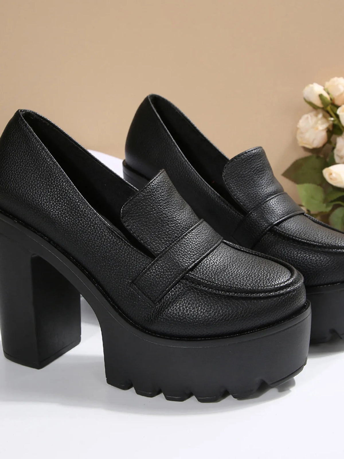 Round Toe Platform Block Heels Pumps - Ladyez