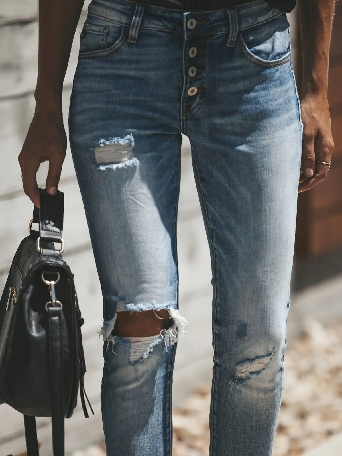 Distressed Button-Fly Skinny Jeans - Ladyez