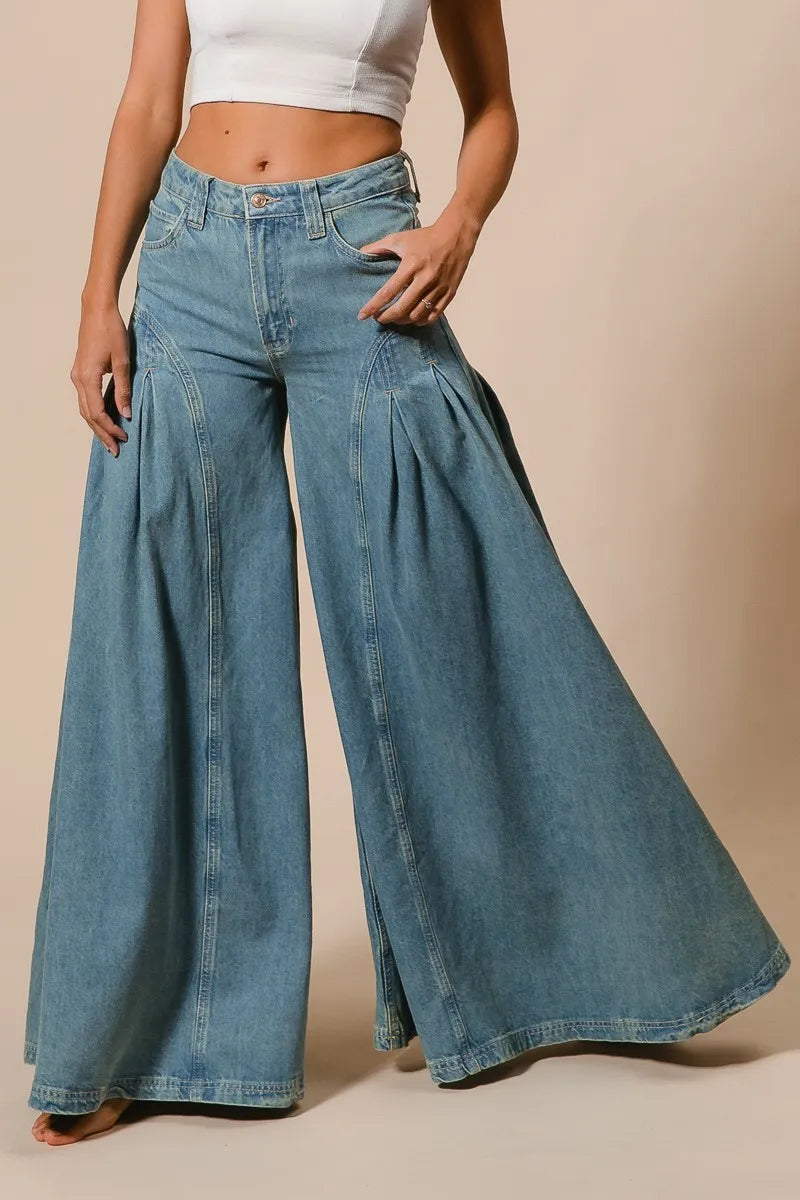 BiBi Pleated Detail Wide Jeans - Ladyez