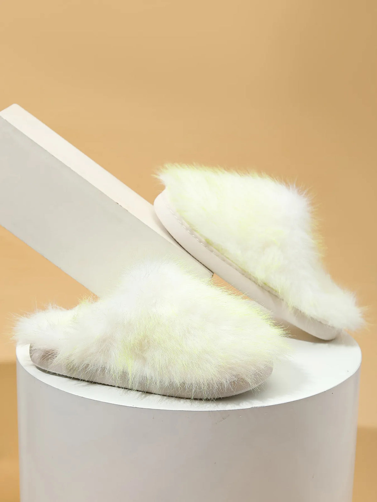 Fuzzy Round Toe Slippers - Ladyez