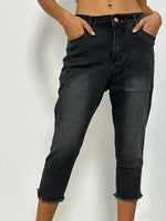 Raw Hem Capris Jeans
