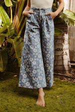 BiBi Floral Texture Wide Leg Jeans - Ladyez