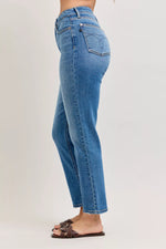 Judy Blue High-Waisted Straight-LegJeans