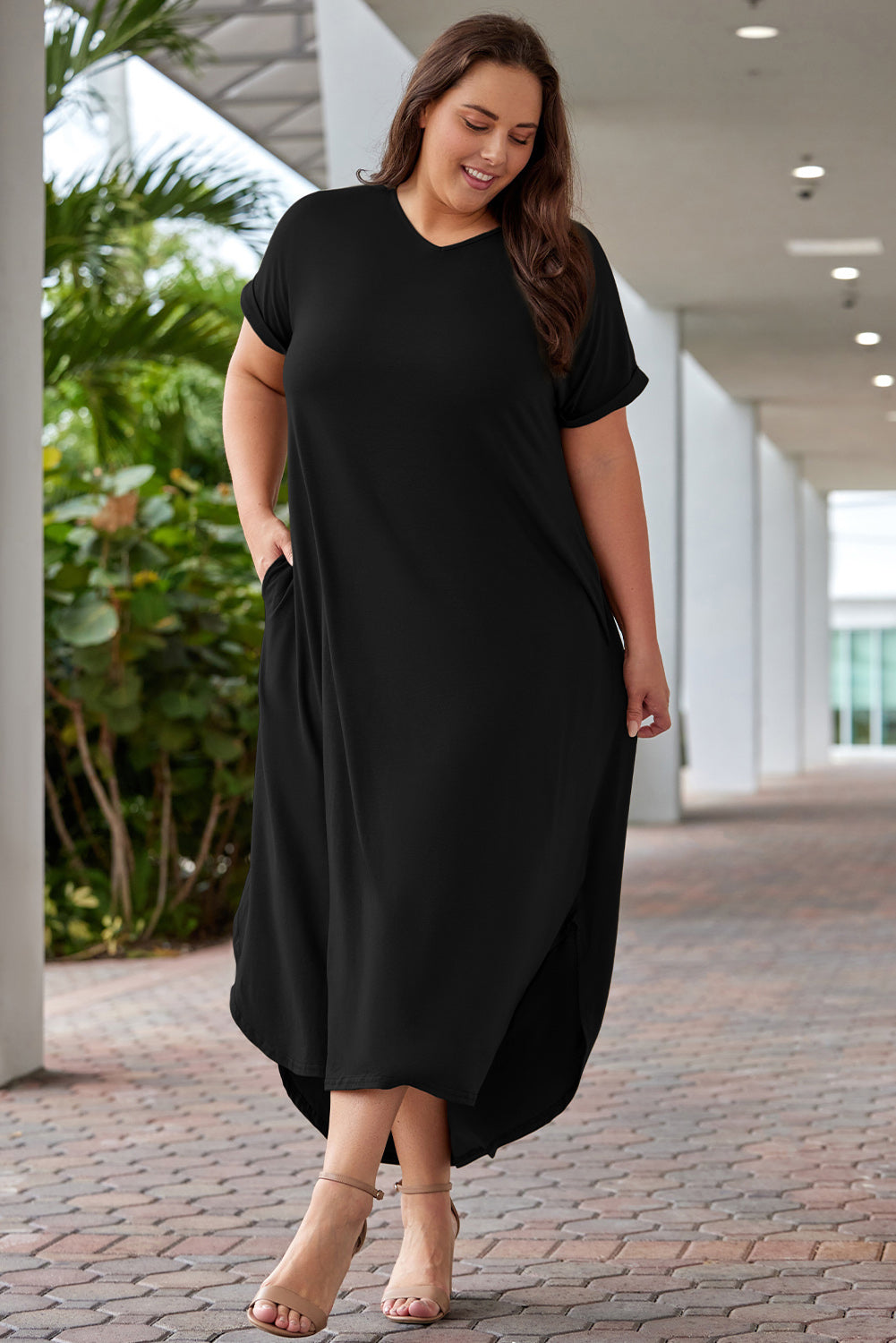Plus Size V-Neck Short Sleeve Maxi Dress - Ladyez
