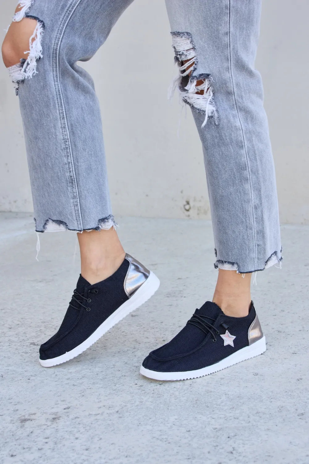 Forever Link Star Lace-Up Flat Sneakers - Ladyez