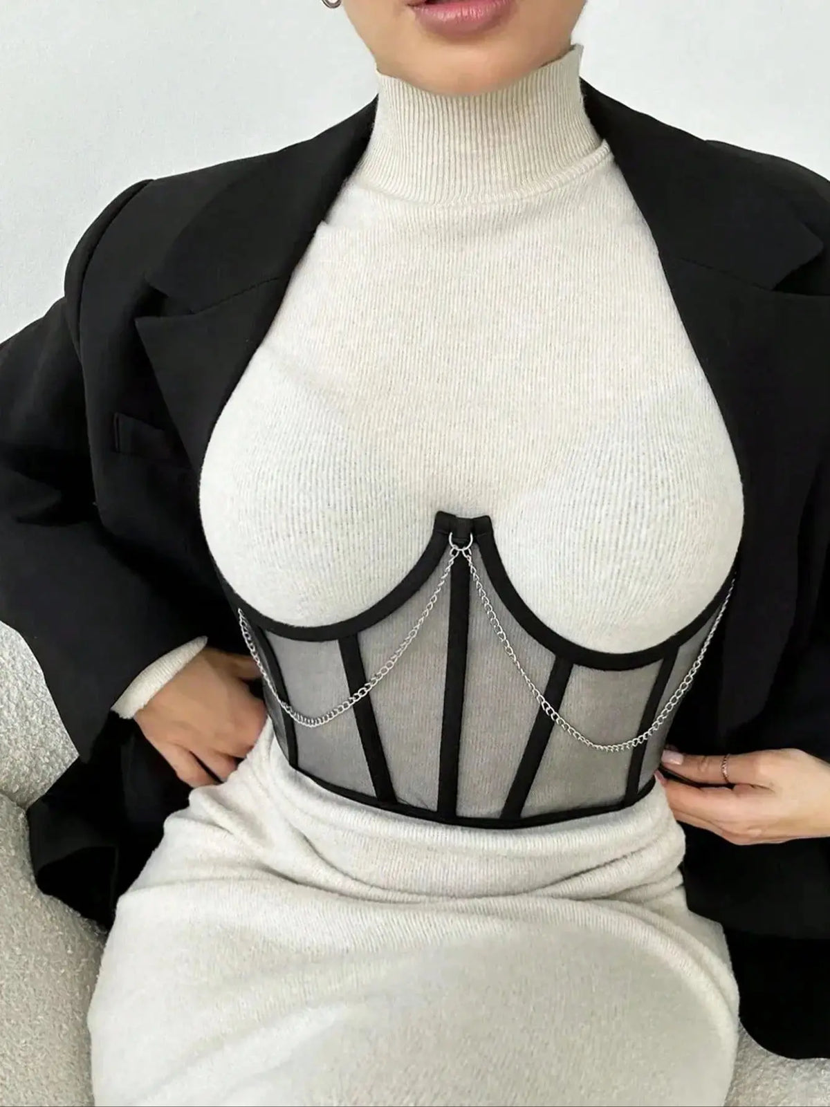 Women's commuting outerwear chain vest with waist-cinching, bustier, underwire, fishbone, slimming waist belt, fashionable outfi
