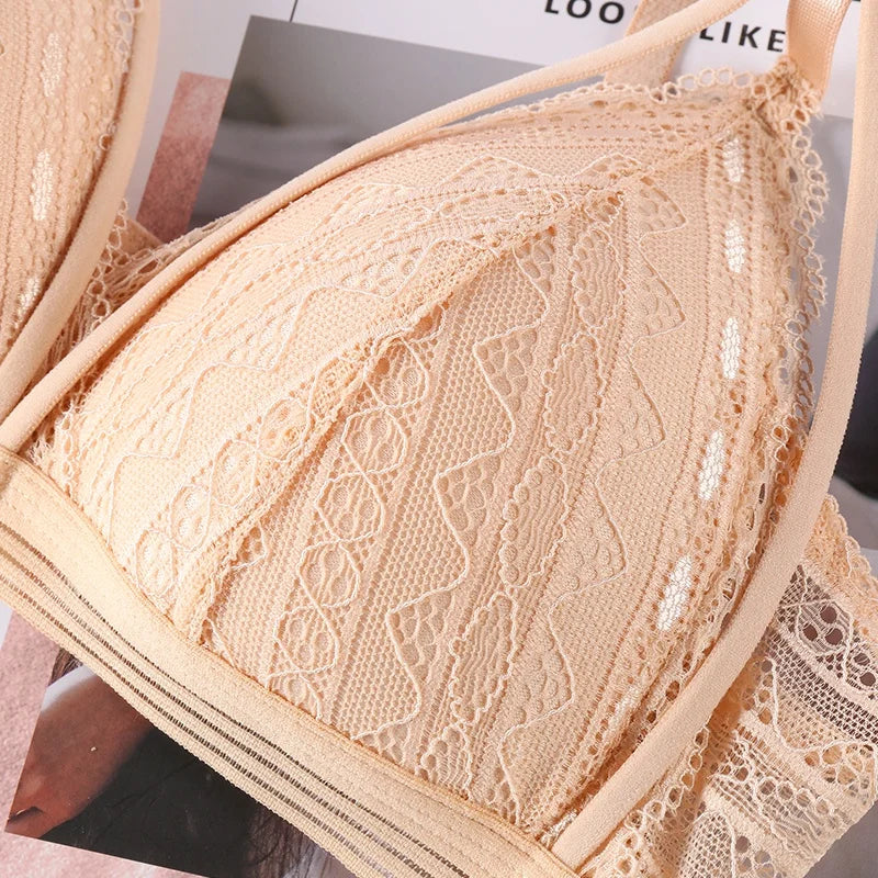 Floral Lace Bra Push-Up Bra For Women Lace Bralette Female Sexy Lingerie V-Neck Brassiere Wire Free Light Pads Underwear