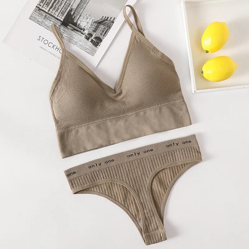 Women Seamless Bra Panties Set Sexy Thongs Sports Bra Crop Top Female Sexy Lingerie Set Fitness Stretchy Underwear Set