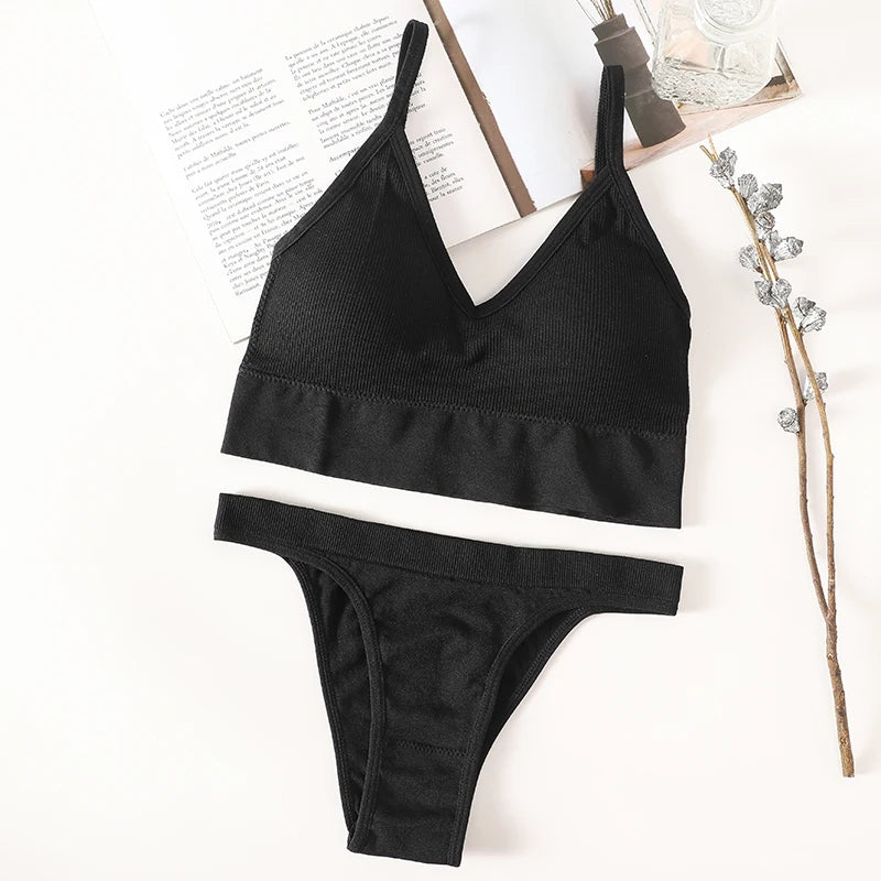 Women Seamless Bra Set Low Rise Brazilian Panties Wire Free Sports Bra Brassiere Sexy Lingerie Female Underwear Set
