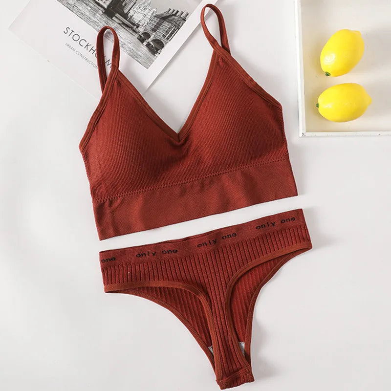 Women Seamless Bra Panties Set Sexy Thongs Sports Bra Crop Top Female Sexy Lingerie Set Fitness Stretchy Underwear Set