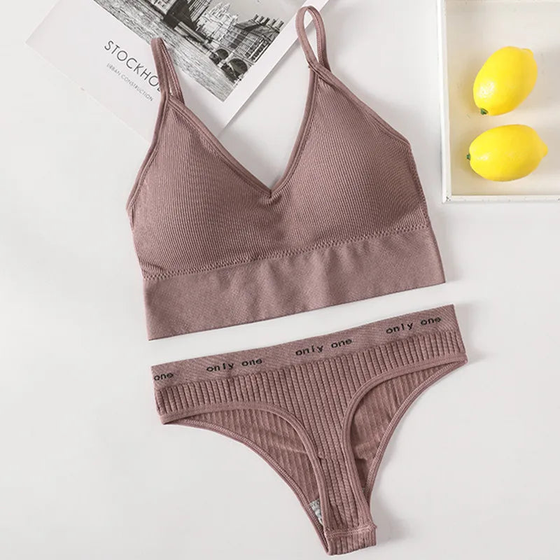 Women Seamless Bra Panties Set Sexy Thongs Sports Bra Crop Top Female Sexy Lingerie Set Fitness Stretchy Underwear Set