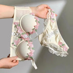 MOYISU Victorian Underwear Set - Delicate Cream Bralette with Floral Stitch, Retro Sweetheart Neckline for Petite Bust Elegance