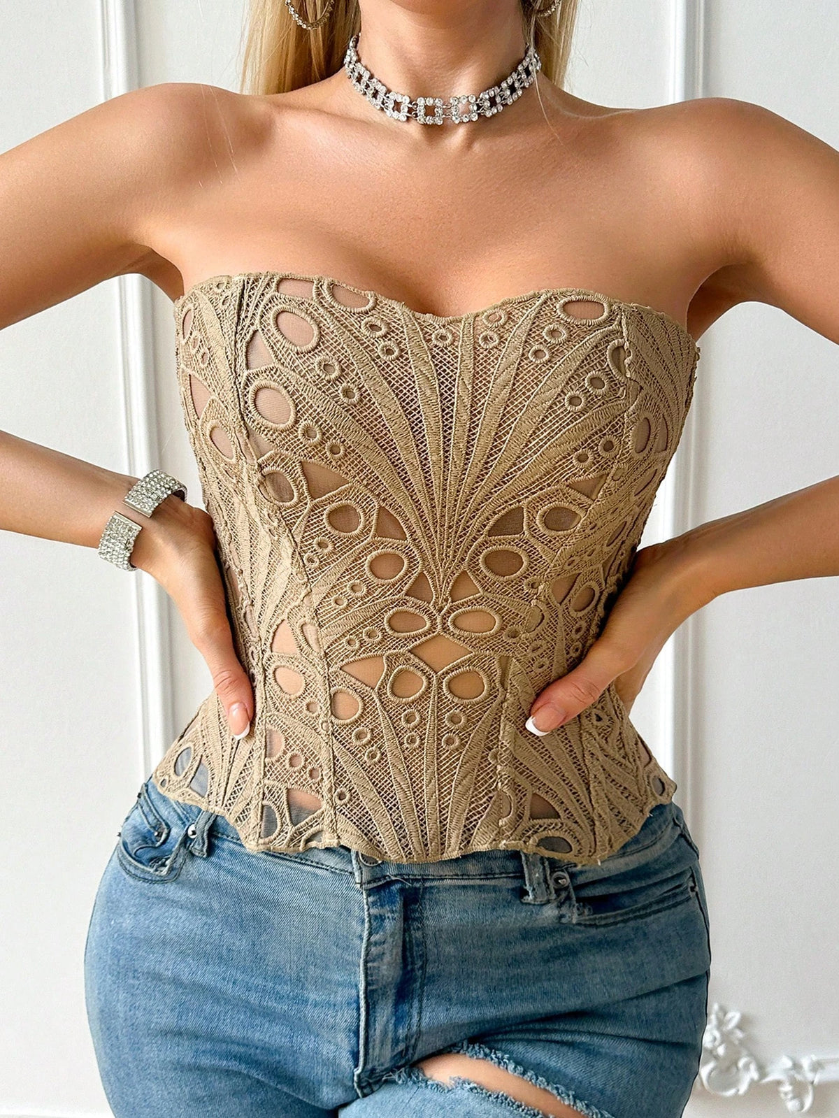 Women's floral print strapless shapewear, breathable mesh crop top with back tie, boning corset, tight-fitting bodysuit.