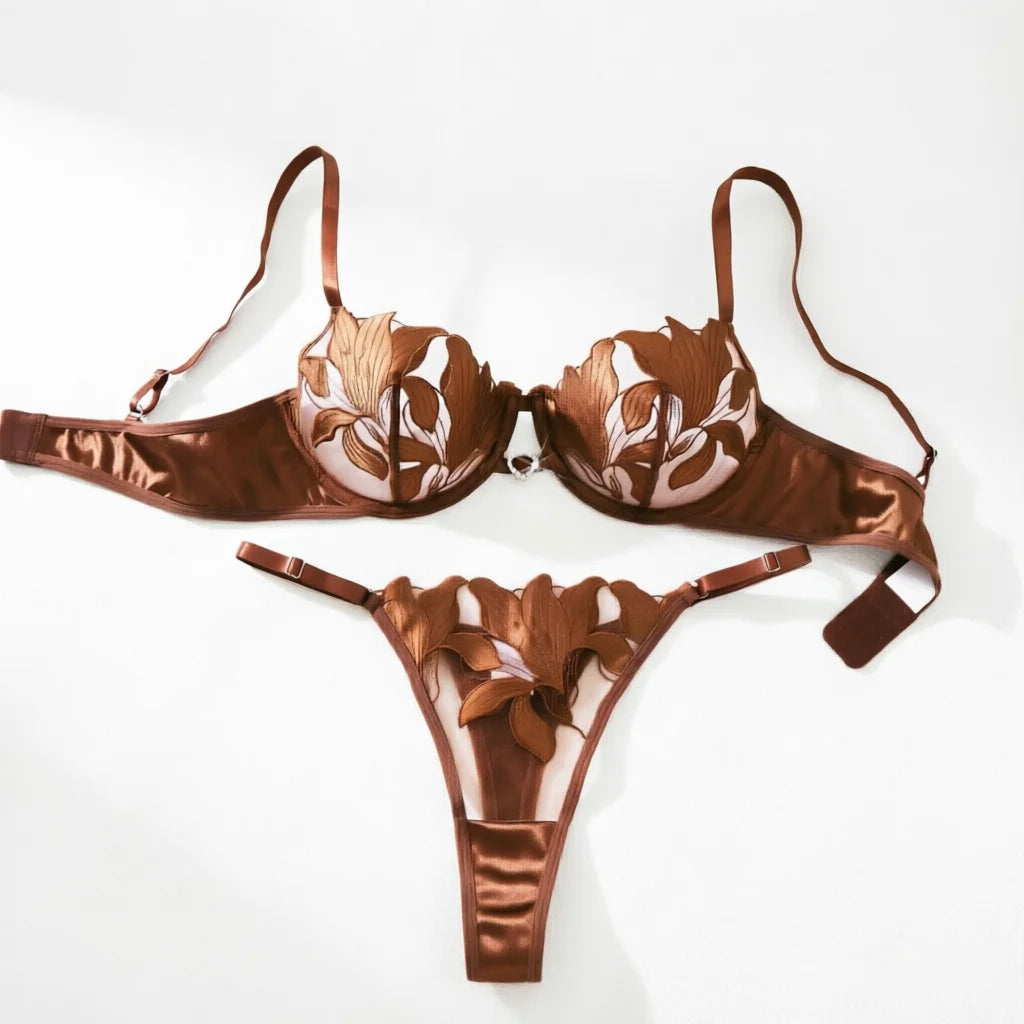Embroidered Print Pajama Set - A Set Featuring a Floral Design Suitable for Women, a Sexy Bra ZA824031