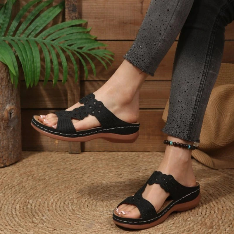 New Women Slippers Embroider Flowers Leather Women's Sandals Outdoor Light Casual Wedges Slippers Slip on Summer Shoes for Woman
