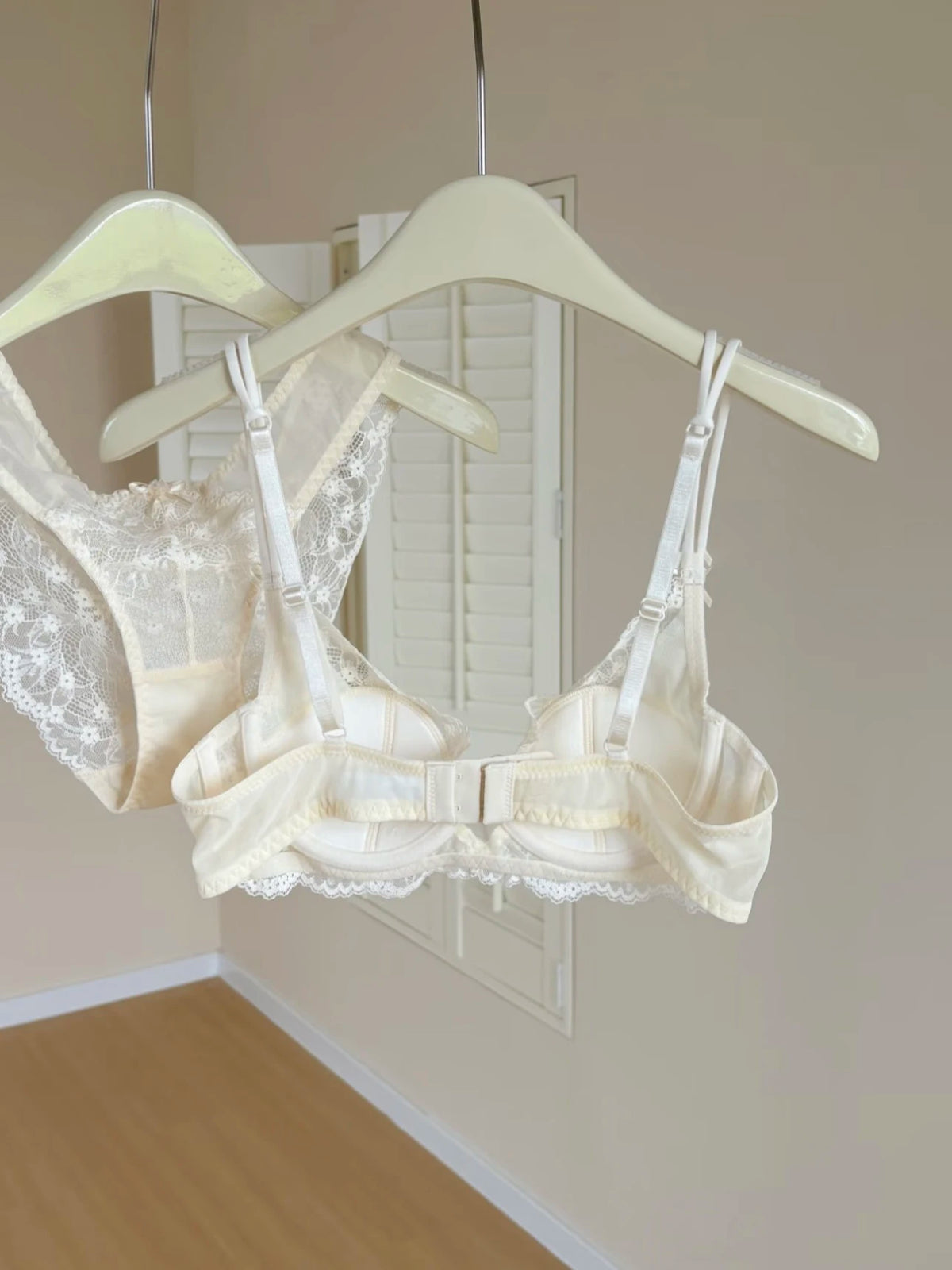 French Inspired Minimiser Bra Women Sexy Lingerie Set Large Chest Support Thin Comfort Half Cup Soft Underwire Anti Sagging