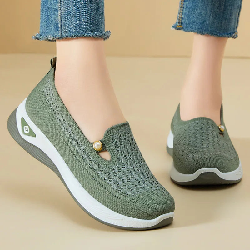 Shoes for women Spring Autumn hot casual shoes with soft soles lightweight single shoe for women breathable mother shoes