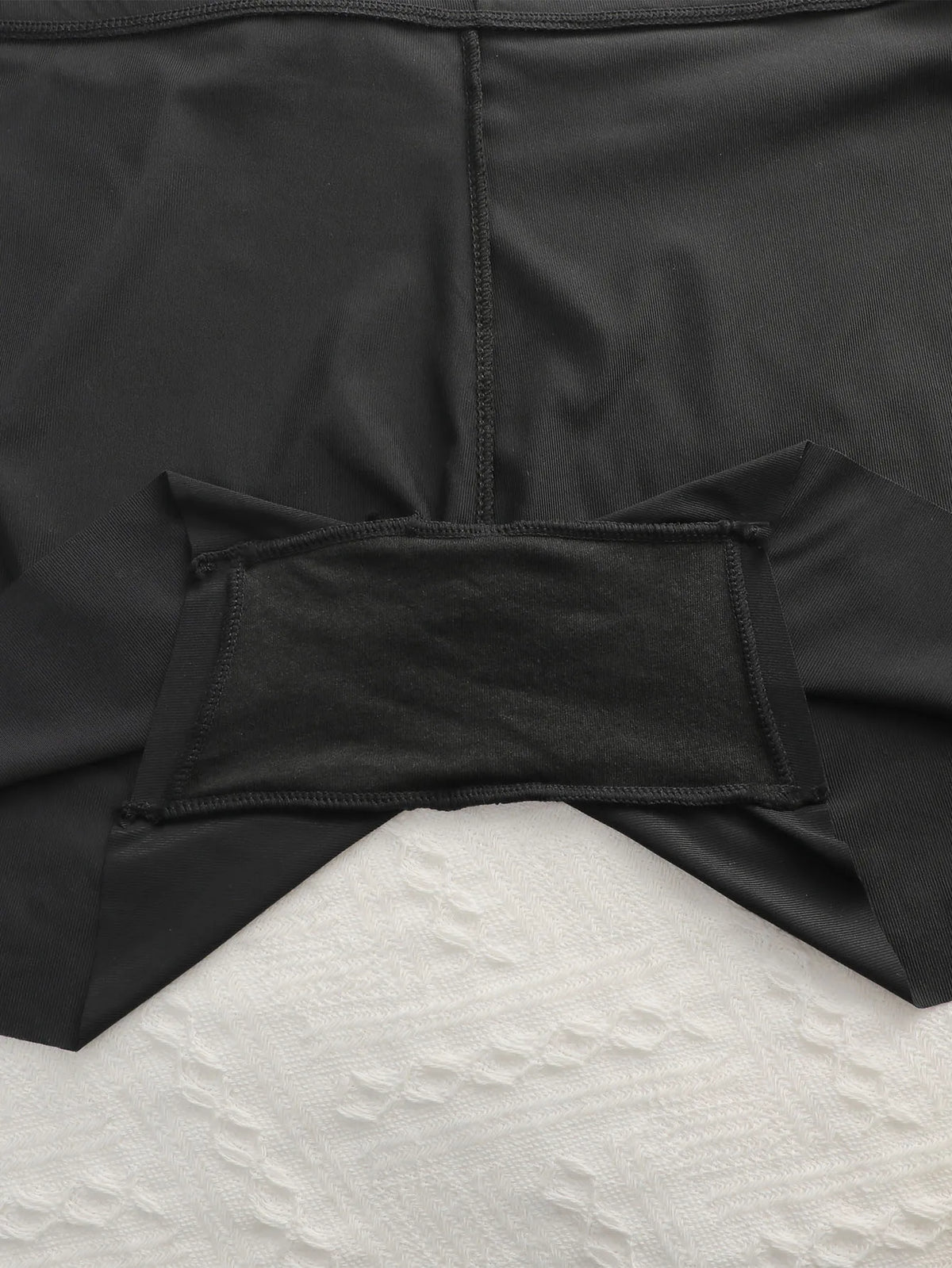 Large size black invisible seamless women's flat angle pants for comfortable wearing plus size underwear Z2420