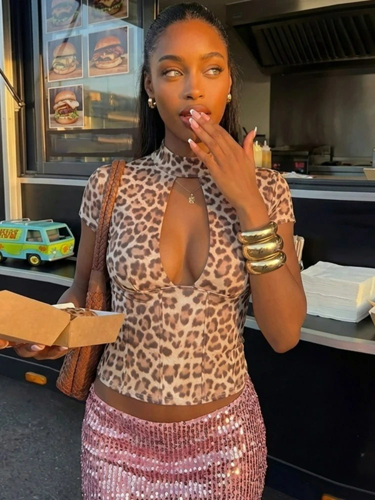 FDYOUI 2026 Summer Hollow Out Backless T-shirts Women's Sexy Short Sleeve Leopard Print Tee Shirt Lady Slim Crop Tops Streetwear